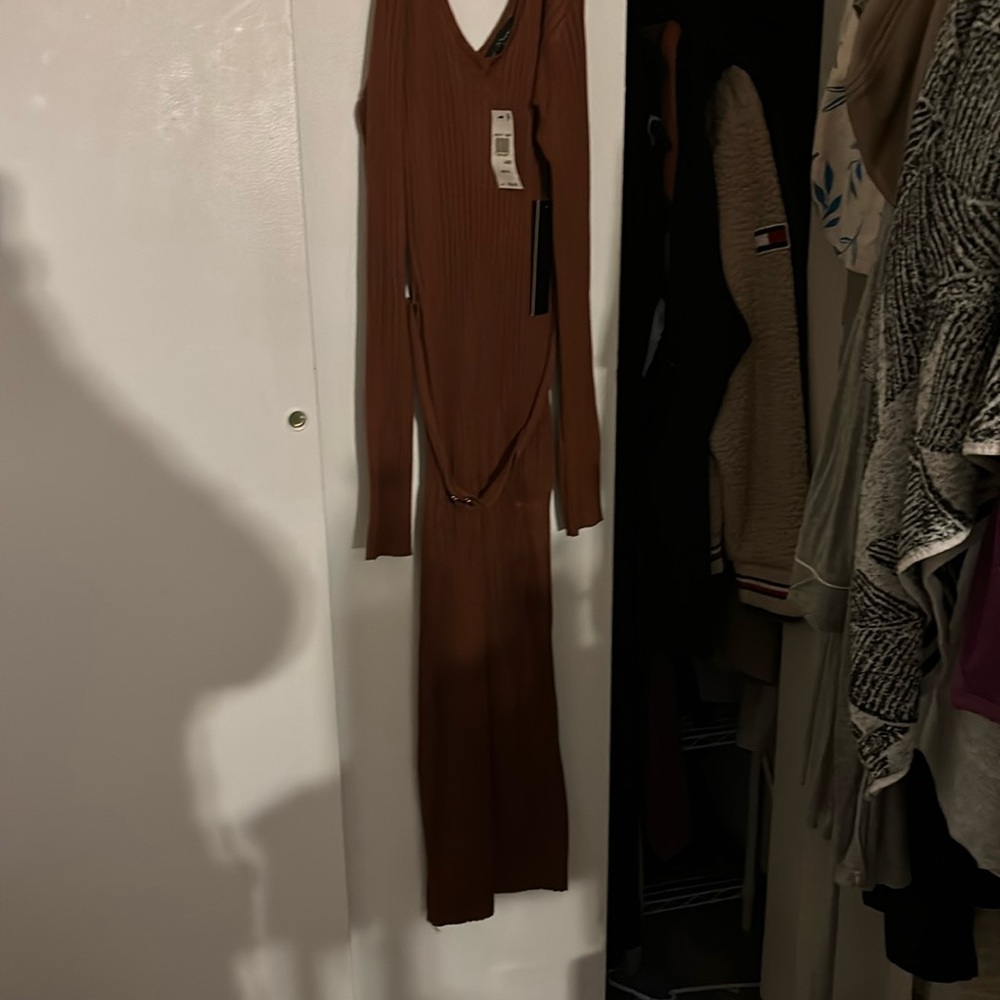 Long sleeve body on dress with belt almost to ankle; size L